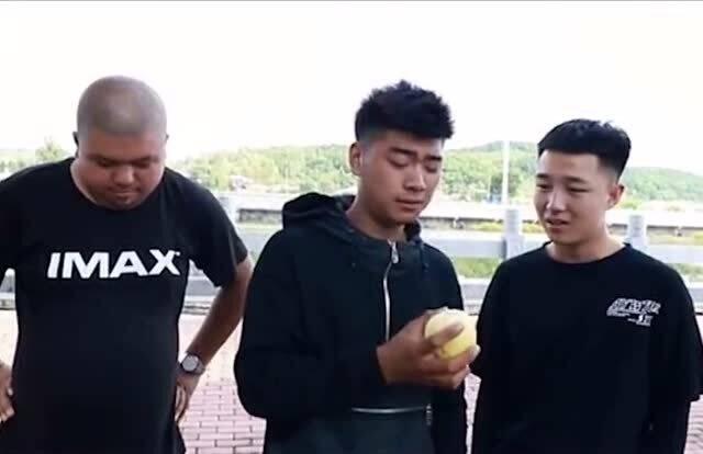 吃瓜的小混混,揭秘吃瓜小混混的江湖生活 第1张 吃瓜的小混混,揭秘吃瓜小混混的江湖生活 第1张